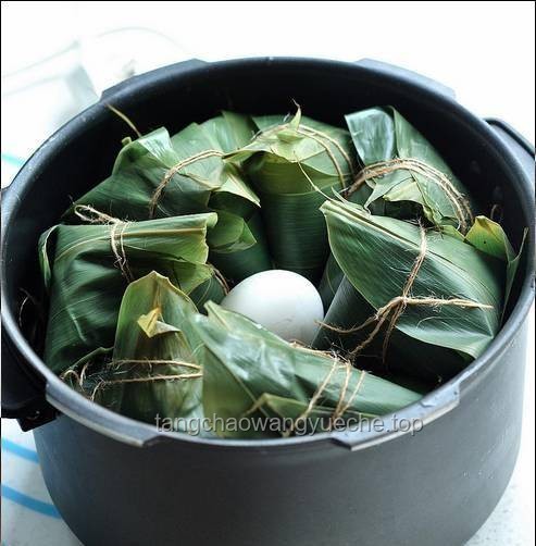 加热粽子时，水煮VS上锅蒸：科学解析与美味秘诀
